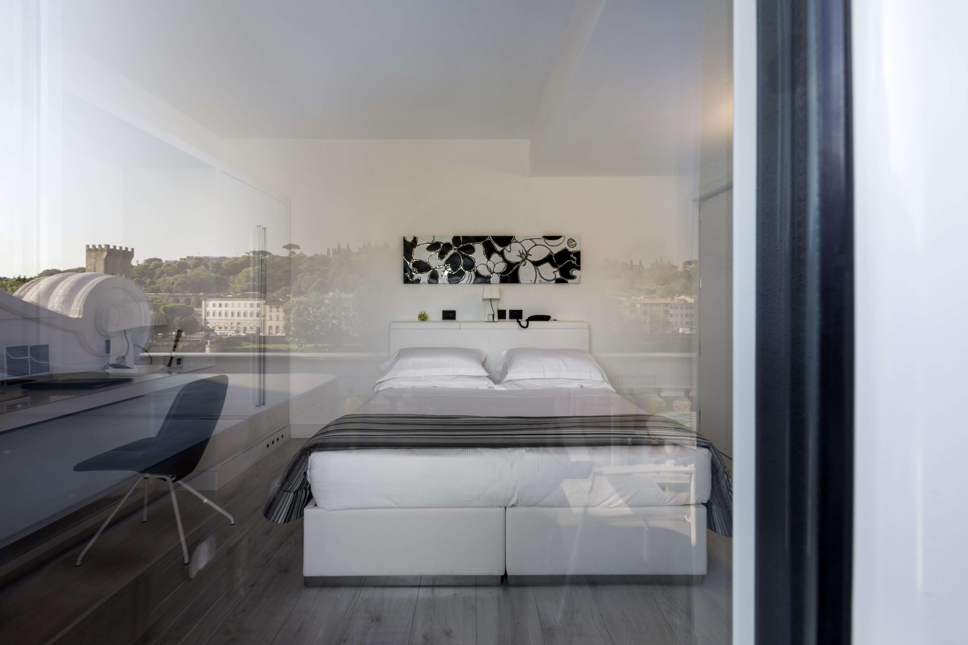 Lhp River & Hotel Florencia