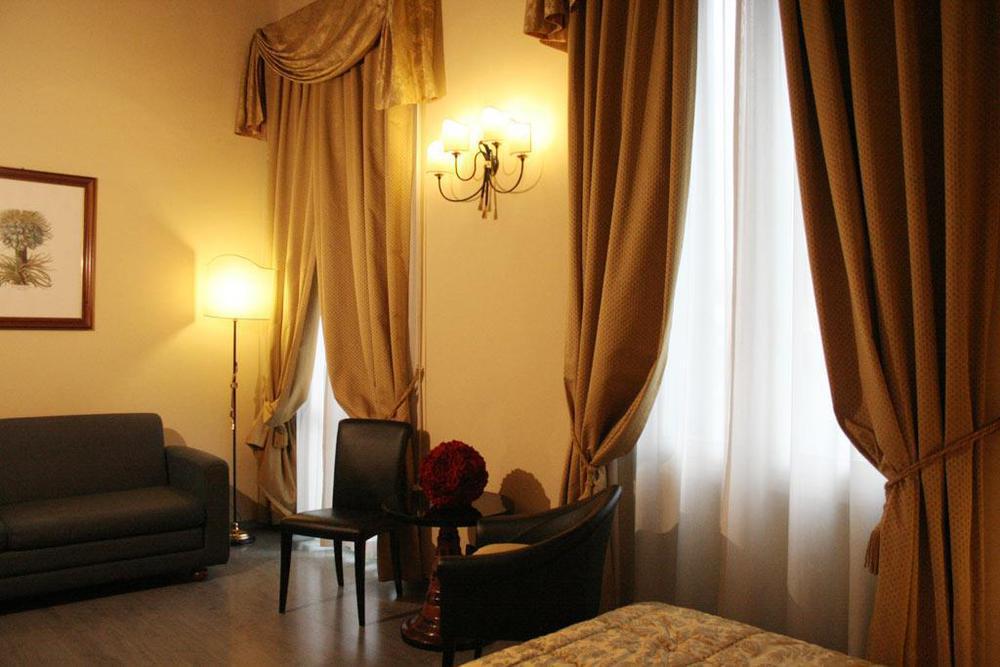 Hotel Lhp River & Florencia