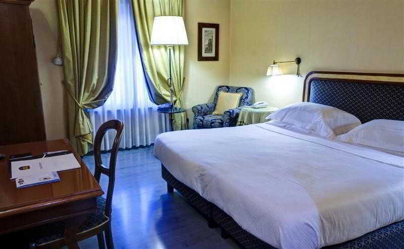 Lhp River & Hotel Florencia