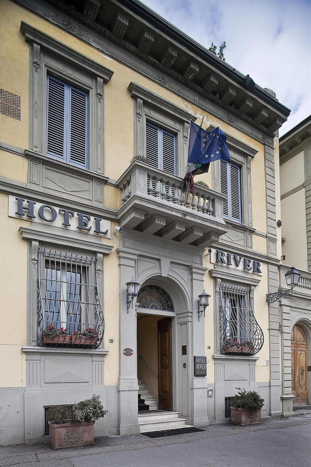Hotel Lhp River & Florencia