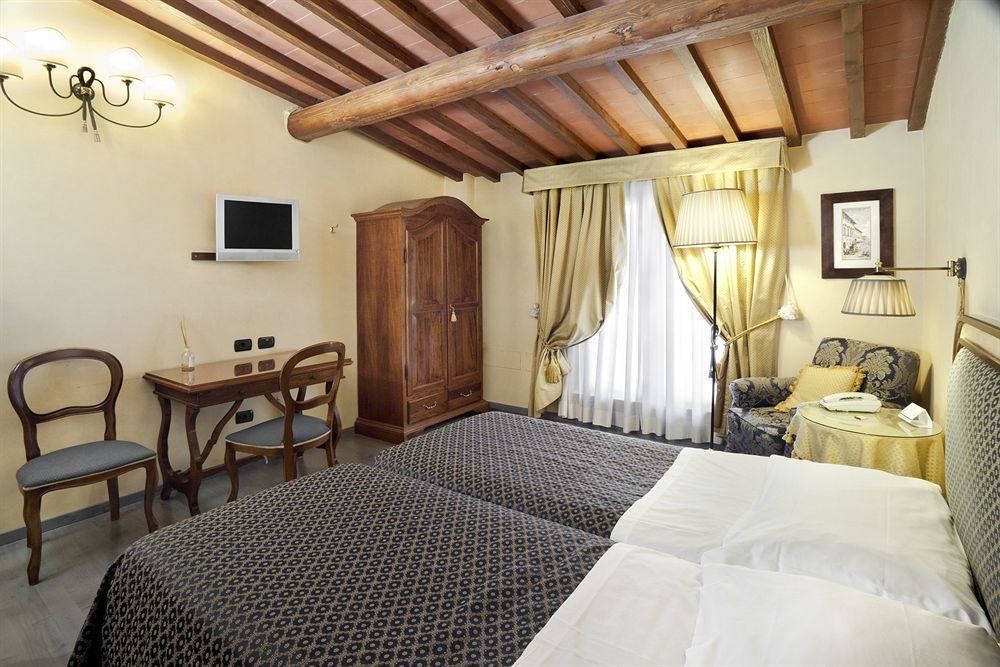 Lhp River & Hotel Florencia
